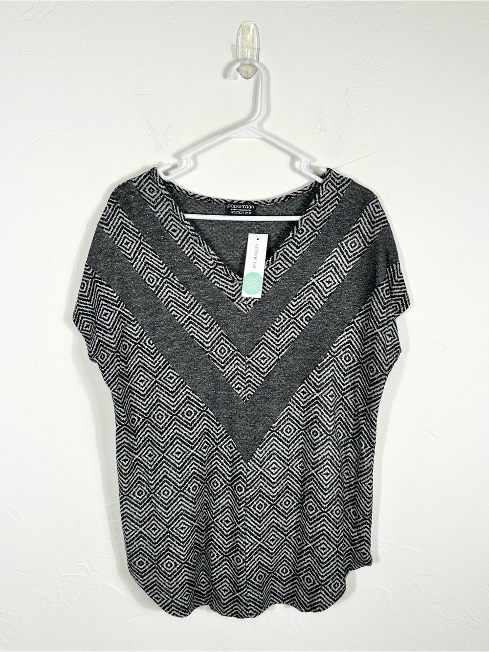 Papermoon Chorby Contrast V-Neck Knit Top Size Large NWT Stitch Fix Charcoal Gra